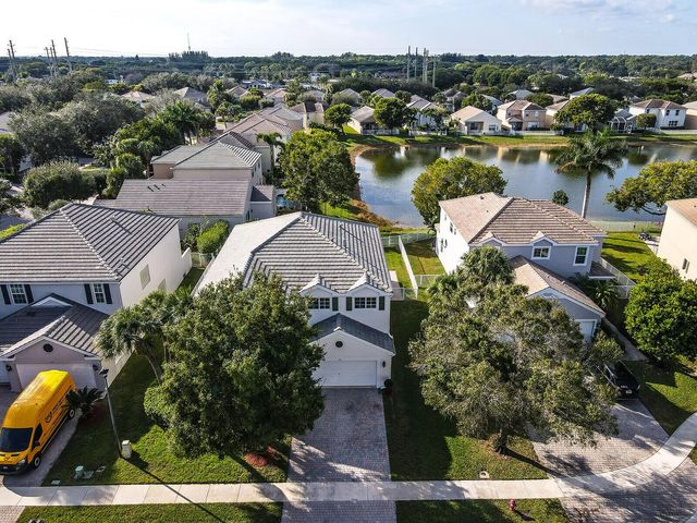 108 Devonshire Circle, Royal Palm Beach, FL 33414