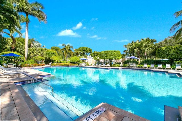 108 Devonshire Circle, Royal Palm Beach, FL 33414