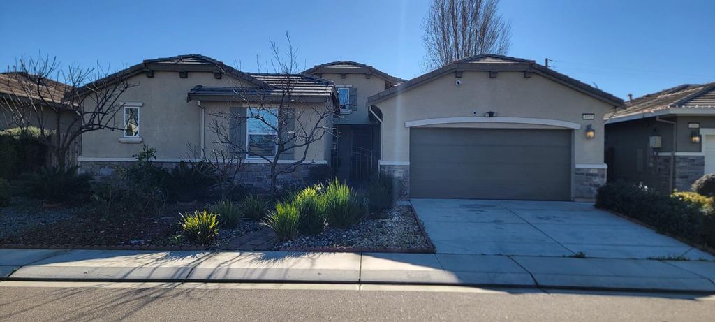 1052 Lavender St, Manteca, CA 95337