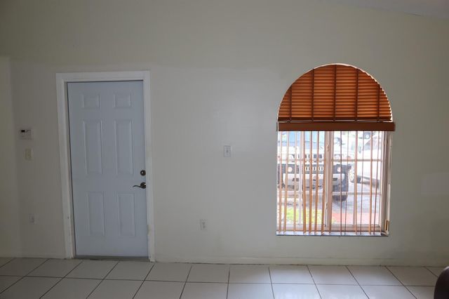 7001 W 35th Avenue 273, Hialeah, FL 33018