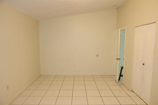 7001 W 35th Avenue 273, Hialeah, FL 33018