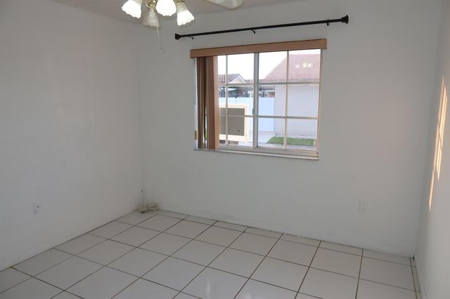 7001 W 35th Avenue 273, Hialeah, FL 33018