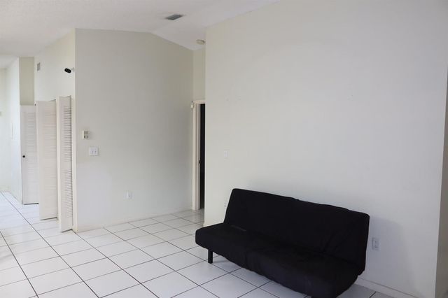 7001 W 35th Avenue 273, Hialeah, FL 33018