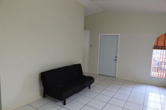 7001 W 35th Avenue 273, Hialeah, FL 33018