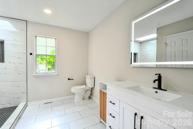6020 Running Deer Road, Charlotte, NC 28214