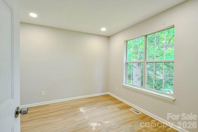 6020 Running Deer Road, Charlotte, NC 28214