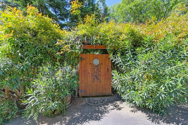 6470 Longridge Ct, Foresthill, CA 95631