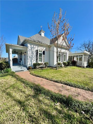 105 SW 3rd Street, Atkins, AR 72823