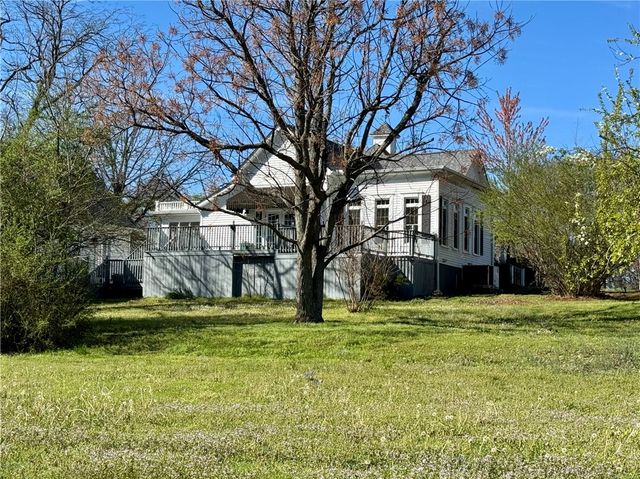 105 SW 3rd Street, Atkins, AR 72823