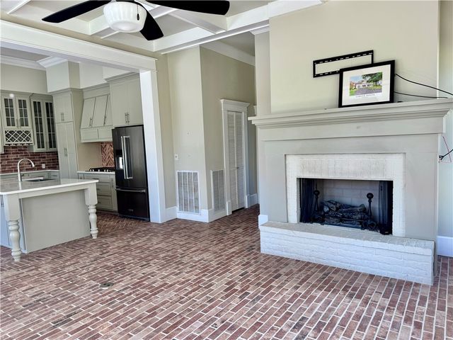 105 SW 3rd Street, Atkins, AR 72823