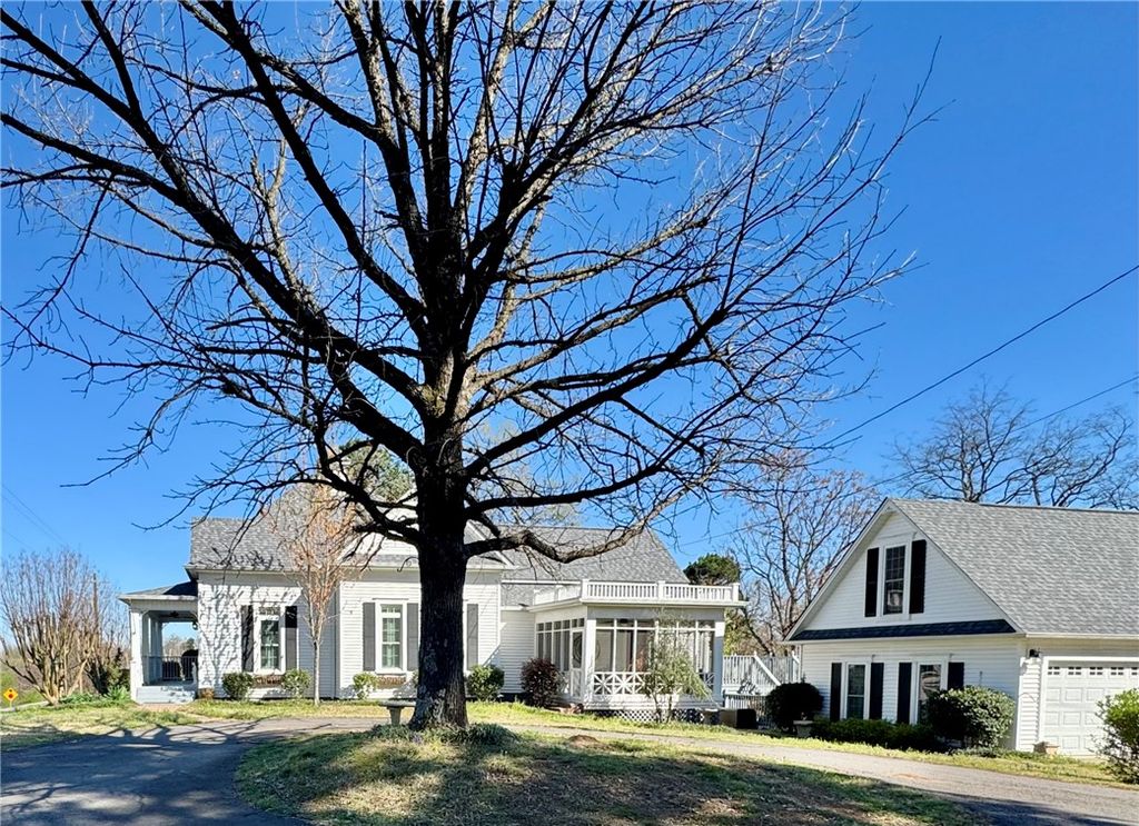 105 SW 3rd Street, Atkins, AR 72823