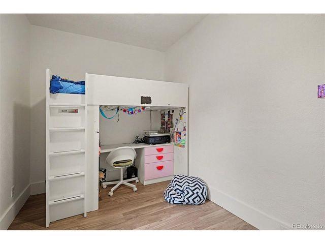 316 W 1st St, Loveland, CO 80537