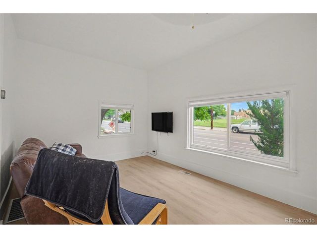 316 W 1st St, Loveland, CO 80537