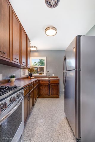 425 Douglas Street, Oswego, IL 60543