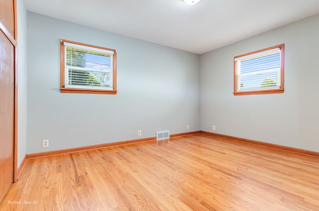 425 Douglas Street, Oswego, IL 60543