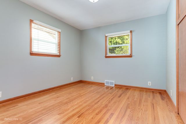 425 Douglas Street, Oswego, IL 60543