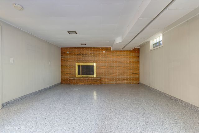 425 Douglas Street, Oswego, IL 60543