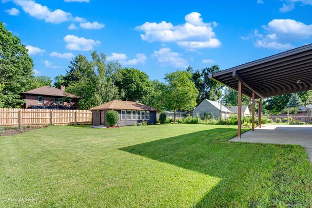 425 Douglas Street, Oswego, IL 60543