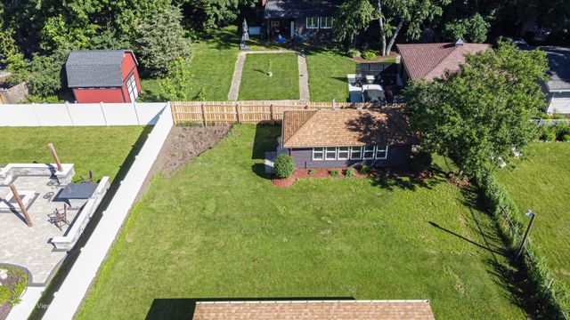 425 Douglas Street, Oswego, IL 60543