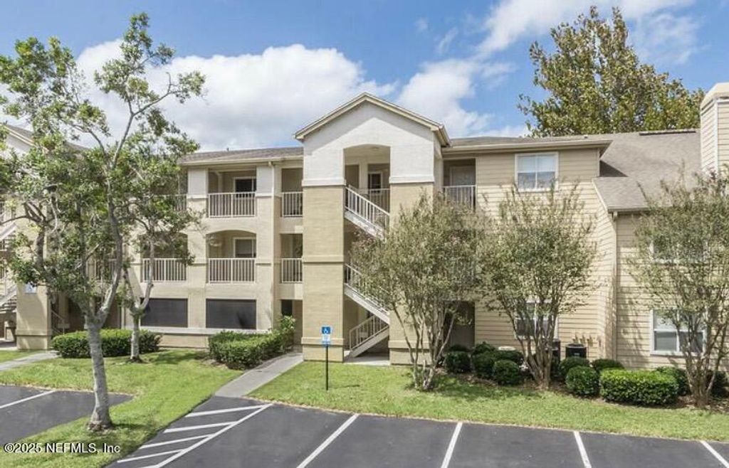 5 ARBOR CLUB Drive, 214, Ponte Vedra Beach, FL 32082