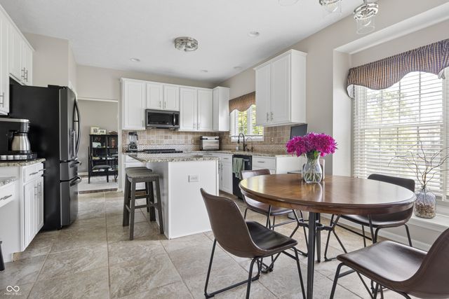 11719 Mesa Valley Court, Fishers, IN 46037