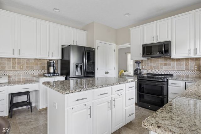 11719 Mesa Valley Court, Fishers, IN 46037