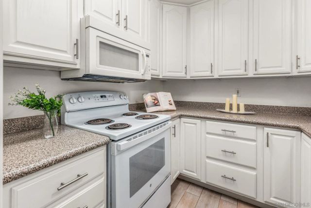 7779 Camino Glorita, San Diego, CA 92122