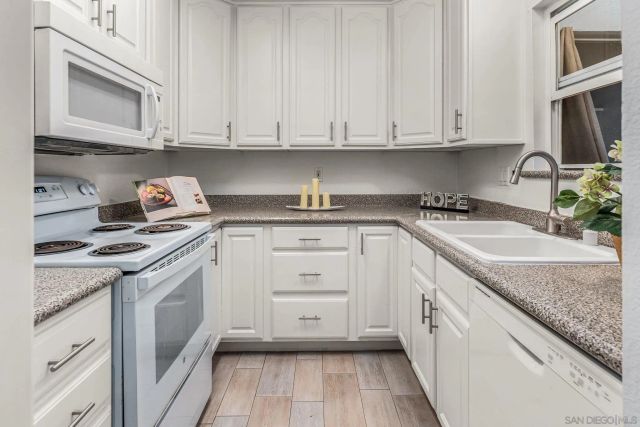 7779 Camino Glorita, San Diego, CA 92122