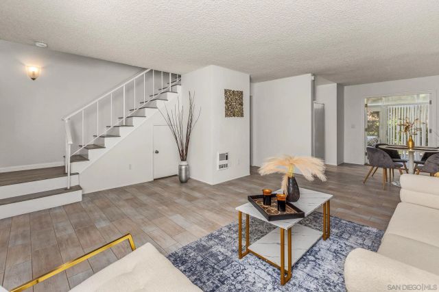 7779 Camino Glorita, San Diego, CA 92122