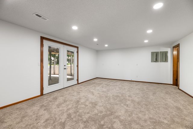 1120 N Azure Ln, Wichita, KS 67235