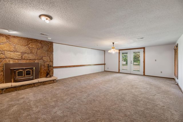 1120 N Azure Ln, Wichita, KS 67235