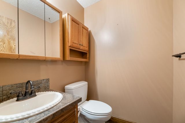 1120 N Azure Ln, Wichita, KS 67235