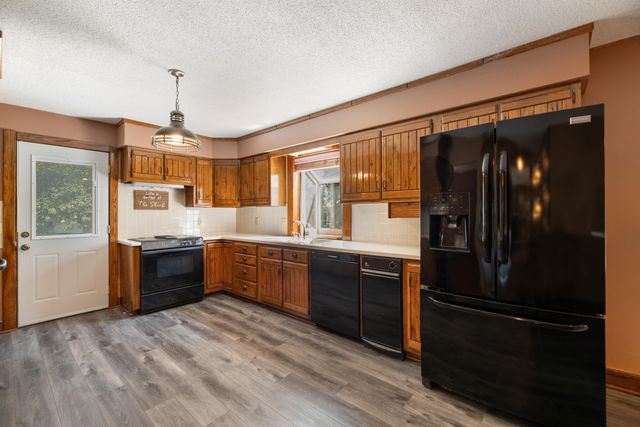 1120 N Azure Ln, Wichita, KS 67235