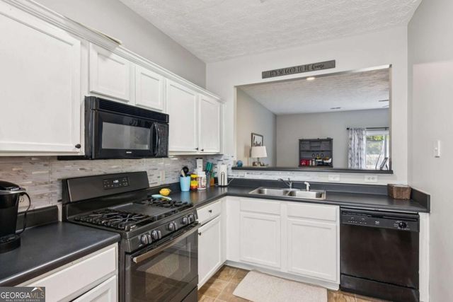 180 Pearl Chambers Drive, Dawsonville, GA 30534