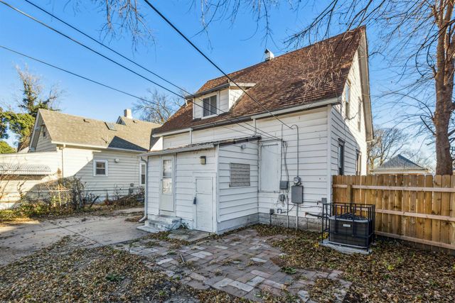 1527 S Water St, Wichita, KS 67213