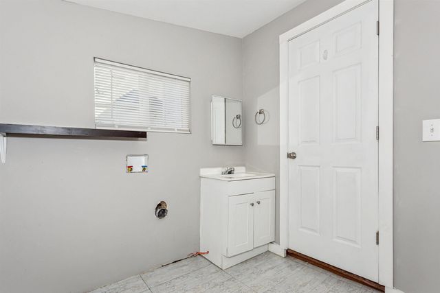 1527 S Water St, Wichita, KS 67213