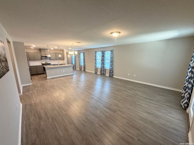 8205 N Assumption Dr, San Antonio, TX 78254