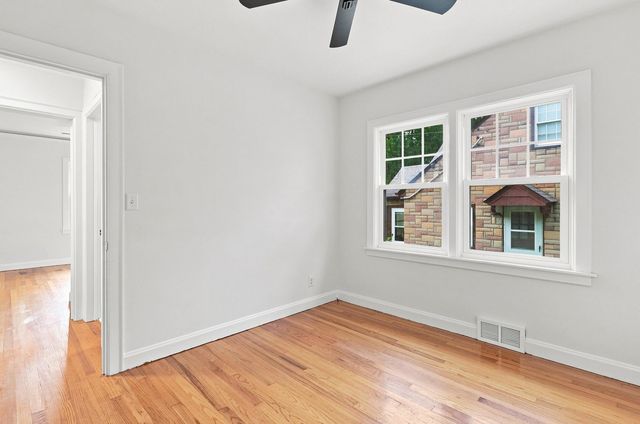 2512 N Howell Street, Davenport, IA 50804
