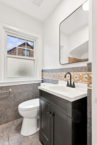 2512 N Howell Street, Davenport, IA 50804