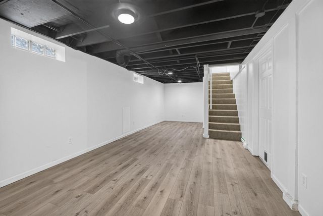 2512 N Howell Street, Davenport, IA 50804