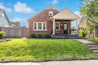 2512 N Howell Street, Davenport, IA 50804