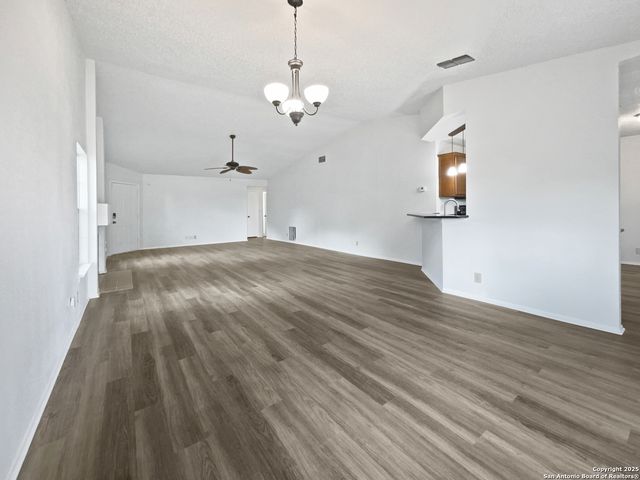 9934 Spruce Ridge, Converse, TX 78109