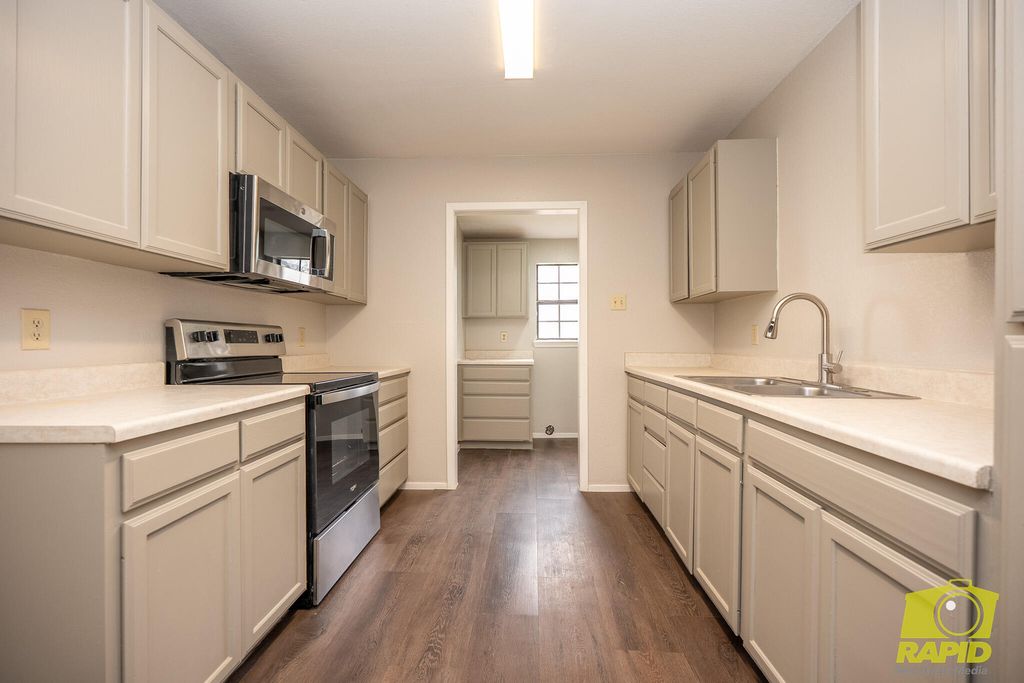 Image 13 of property listing at 10826 W Grape Creek Road, San Angelo, TX 76901