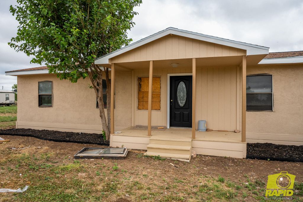 Image 3 of property listing at 10826 W Grape Creek Road, San Angelo, TX 76901