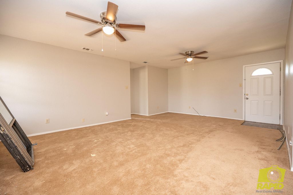 Image 4 of property listing at 10826 W Grape Creek Road, San Angelo, TX 76901
