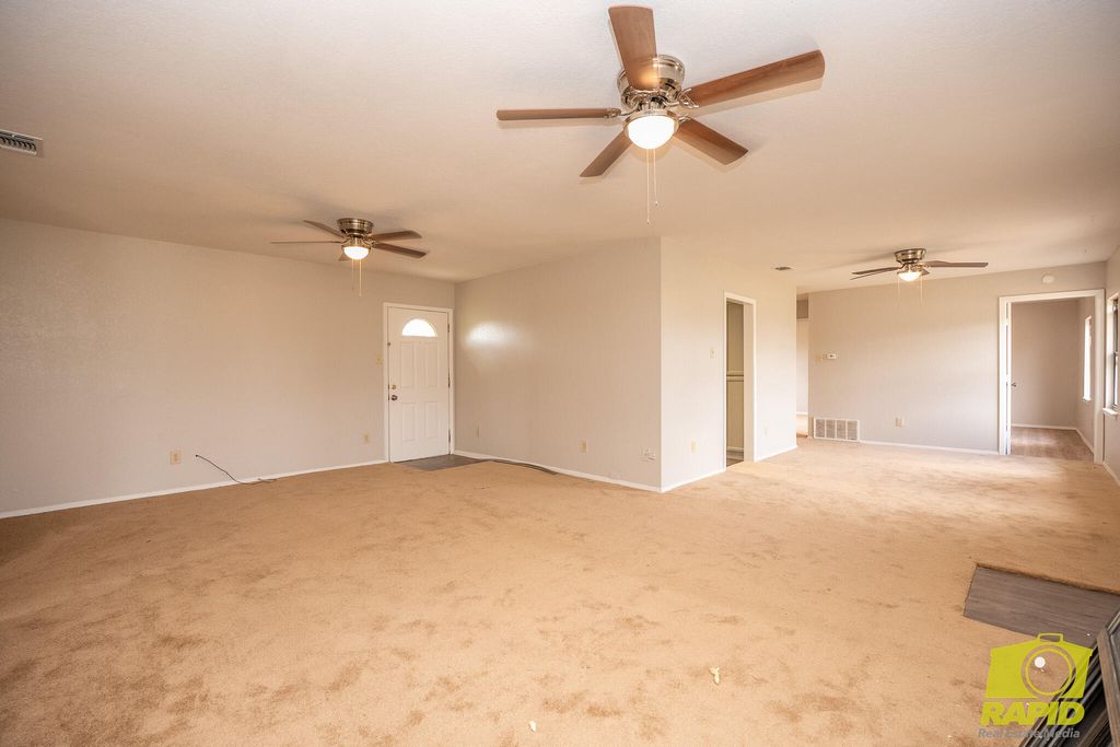 Image 5 of property listing at 10826 W Grape Creek Road, San Angelo, TX 76901