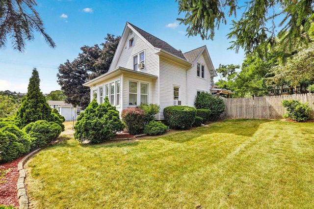 16 Legreid Street, Deerfield, WI 53531