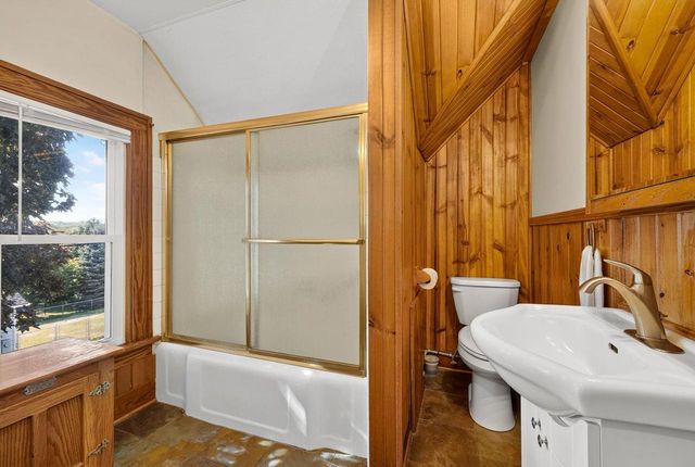 16 Legreid Street, Deerfield, WI 53531