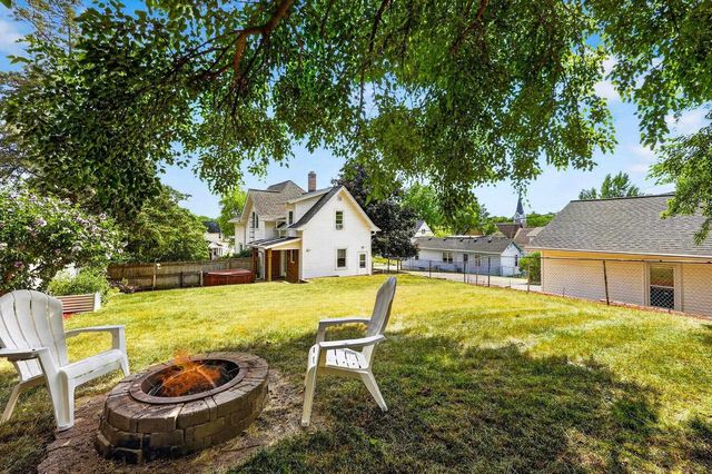 16 Legreid Street, Deerfield, WI 53531