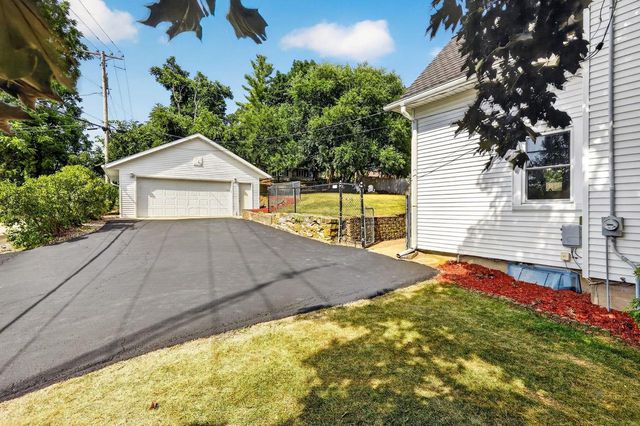 16 Legreid Street, Deerfield, WI 53531